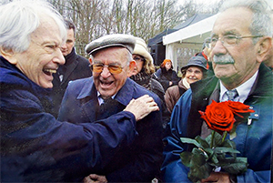 Virgilio y Jorge Semprún, ambos deportados del campo de Buchenwald, se reencontraron allí años después de su liberación.